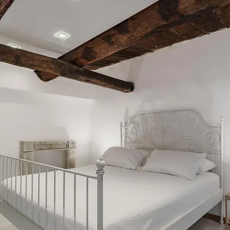 La Bella Vita Luxury Apartament And Travel Solution-3